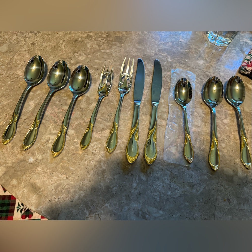 Beautiful Lot of Yamazaki Cache Gold Accent Flatware 10 Piece
